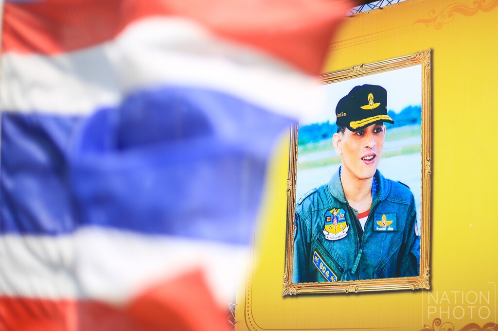 พระบรมฉายาลักษณ์  สมเด็จพระเจ้าอยู่หัว รัชกาลที่ ๑๐ บริเวณกระทรวงสาธารณสุข