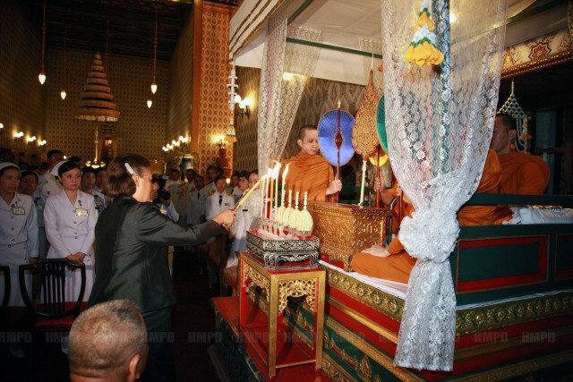 สมเด็จพระเทพฯ เสด็จฯพระพิธีธรรมสวดพระอภิธรรมพระบรมศพ