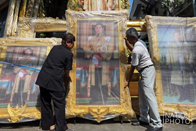 ปชช.แห่ซื้อพระบรมฉายาลักษณ์ รัชกาลที่ 10