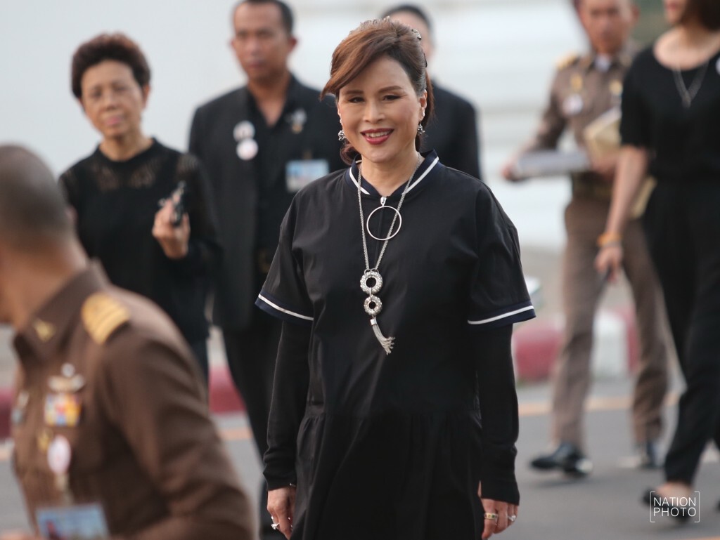 ทูลกระหม่อมหญิงอุบลรัตนฯ เสด็จทรงประทานพระบรมฉายาลักษณ์-ถุงผ้า-อาหารให้กับพสกนิกร ทูลกระหม่อมหญิงอุบลรัตนฯ เสด็จทรงประทานพระบรมฉายาลักษณ์-ถุงผ้า-อาหารให้กับพสกนิกร