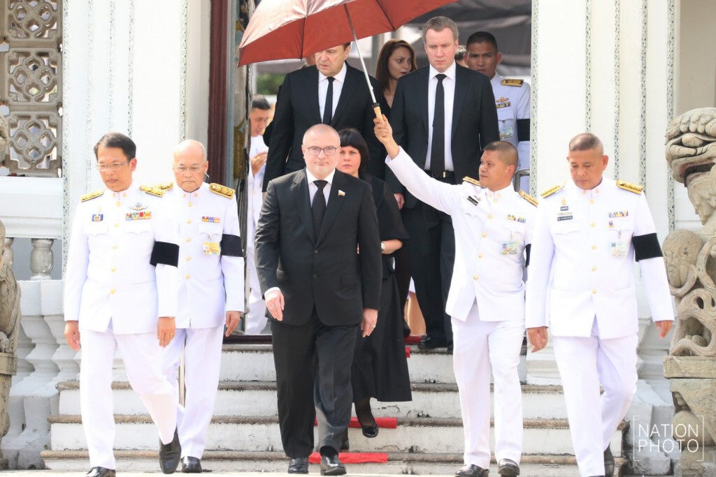 ผู้แทน ปธน.ปูติน เดินทางมาสักการะพระบรมศพ ผู้แทน ปธน.ปูติน เดินทางมาสักการะพระบรมศพ