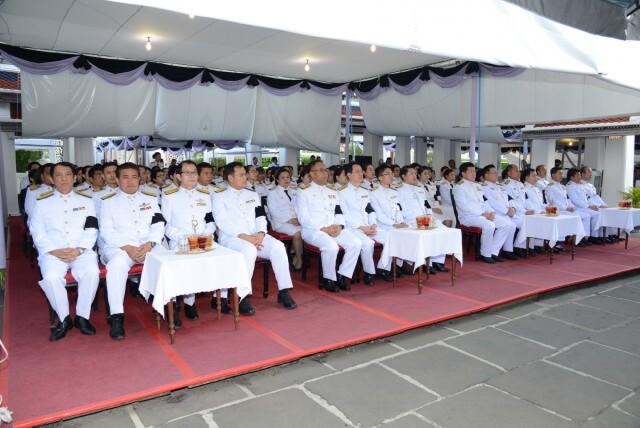 สมเด็จพระเทพฯ เสด็จฯ ถวายภัตตาหารเช้าแด่พระภิกษุสงฆ์