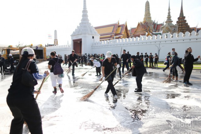 อัศวิน ร่วมกิจกรรม Big Cleaning "ทำดี เพื่อพ่อ"