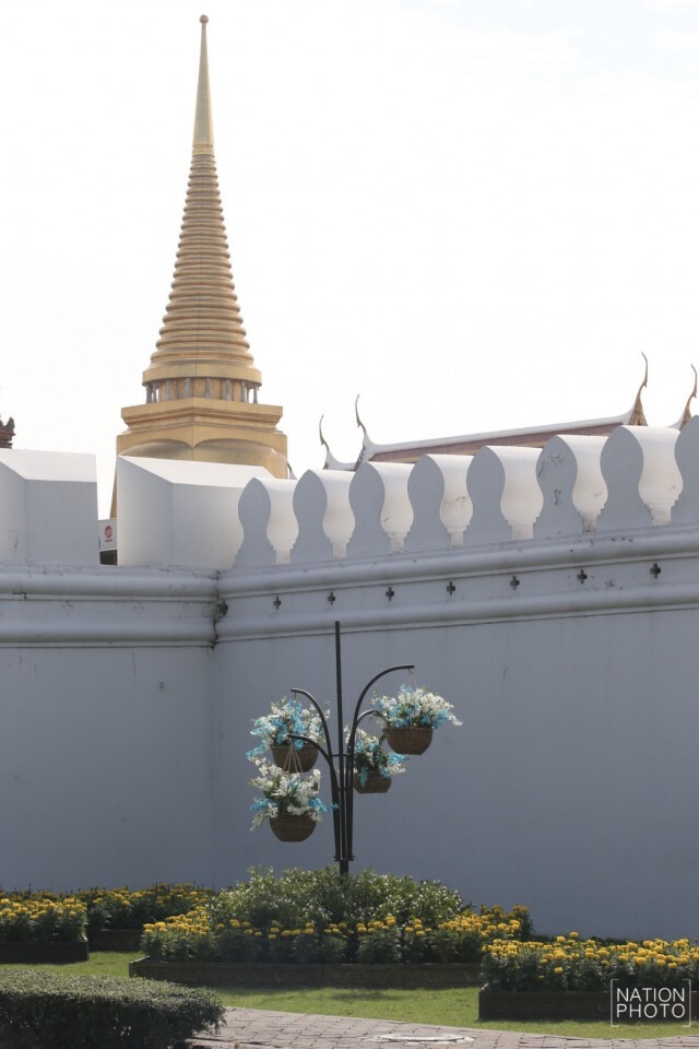 กรุงเทพฯ ปรับภูมิทัศน์ ประดับดอกไม้รอบพระบรมมหาราชวัง