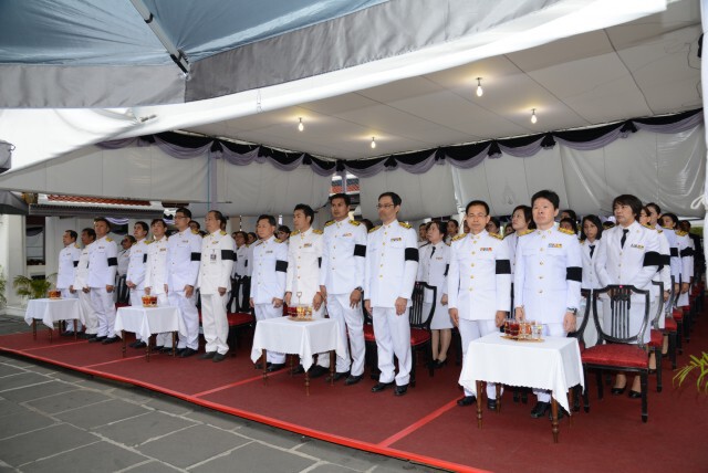 สมเด็จพระเทพฯ ถวายภัตตาหารเช้าแด่พระภิกษุสงฆ์
