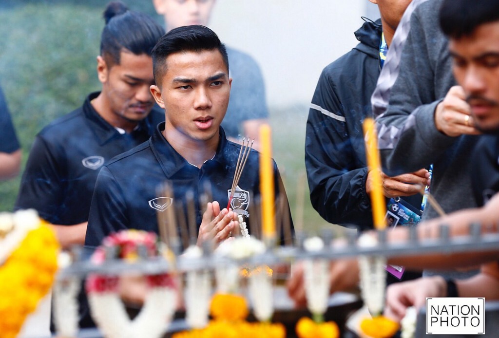 ภาพชุด "ช้างศึก" ไหว้ศาล เอาฤกษ์เอาชัยก่อนบู๊ "เมียนมาร์" ภาพชุด "ช้างศึก" ไหว้ศาล เอาฤกษ์เอาชัยก่อนบู๊ "เมียนมาร์"