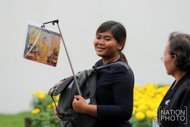พสกนิกรรอเข้าสักการะพระบรมศพ (8 ธ.ค.59)