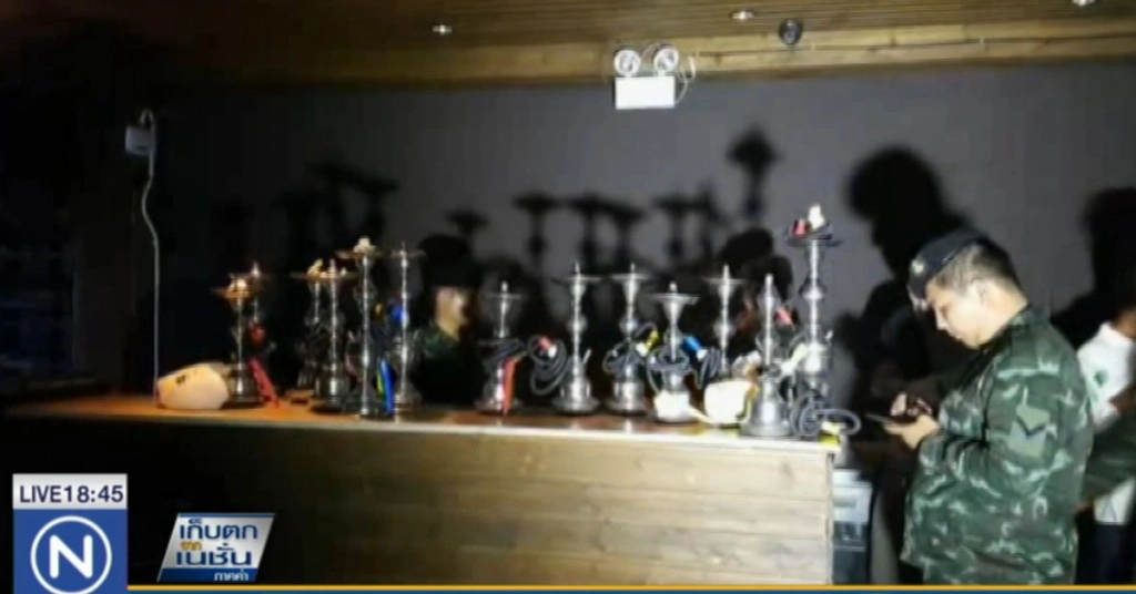 ทหารลุยตรวจผับดัง ย่านทองหล่อ พบลอบให้บริการ "บารากู่"