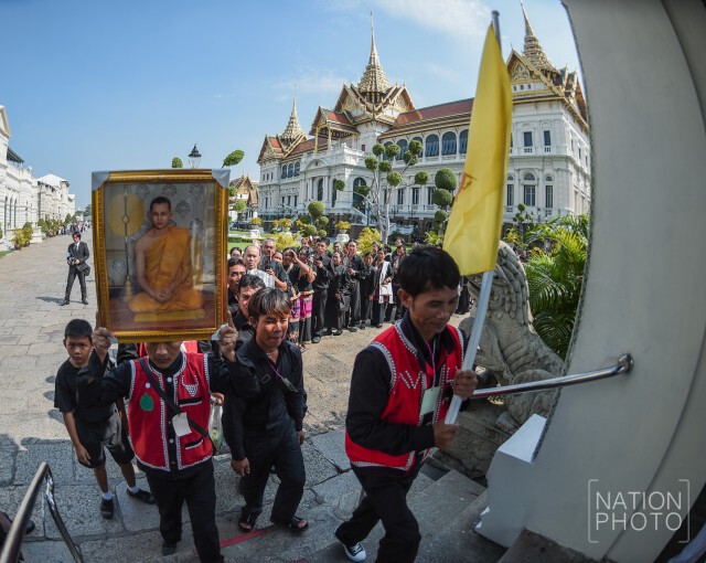 ชนเผ่าลัวะ 1,800 คน เข้าสักการะพระบรมศพ