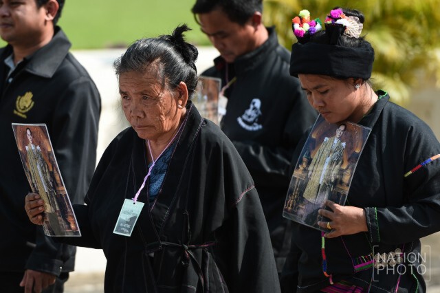 ชนเผ่าลัวะ 1,800 คน เข้าสักการะพระบรมศพ
