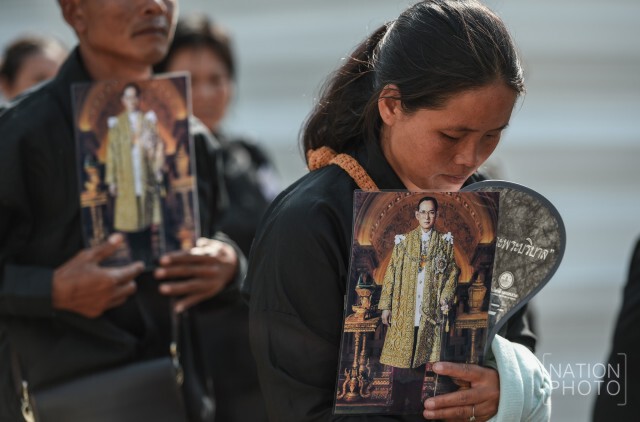 ชนเผ่าลัวะ 1,800 คน เข้าสักการะพระบรมศพ