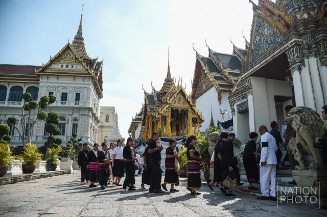 ชนเผ่าลัวะ 1,800 คน เข้าสักการะพระบรมศพ