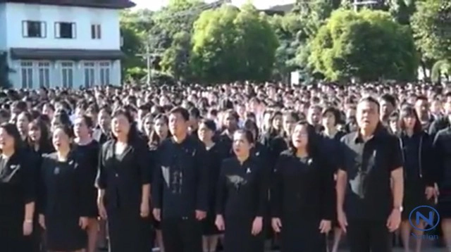 โรงเรียนดาราวิทยาลัย จ.เชียงใหม่  แปรอักษรเป็นเลข ร.๙ แสดงความอาลัย