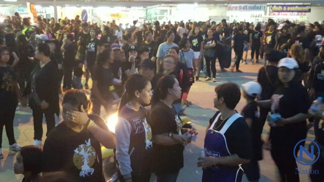 ภาพชุด ประชาชนชาวบางสะพาน ร่วมต้อนรับ "ตูน บอดี้สแลม"
สรุปยอดบริจาคกว่า 63 ล้านบาท