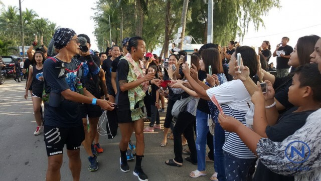 "ตูน บอดี้สแลม"ปลื้ม นายกฯกล่าวชม
วิ่ง 40 กม.สุดท้าย หวังยอดบริจาค 60 ล้านบาท