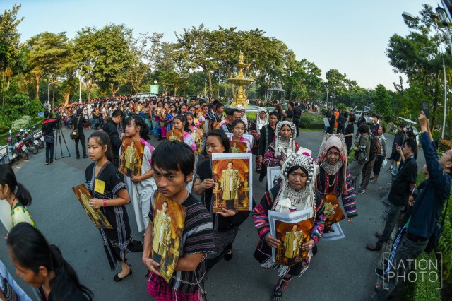 กลุ่มชาติพันธุ์ 41 ชนเผ่าเข้าสักการะพระบรมศพฯ