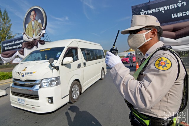 ธรรมกายตรวจเข้ม! คนเข้าวัด
