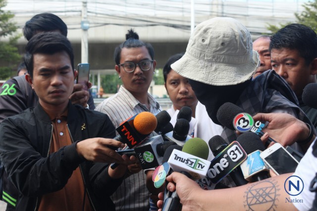 ชายปริศนาโผล่! อ้างตัว รับจ้างบวชหัวละพัน
เลี้ยงปากท้องหน้า สภ.คลองหลวง
ยันไม่เกี่ยว"ธรรมกาย"
