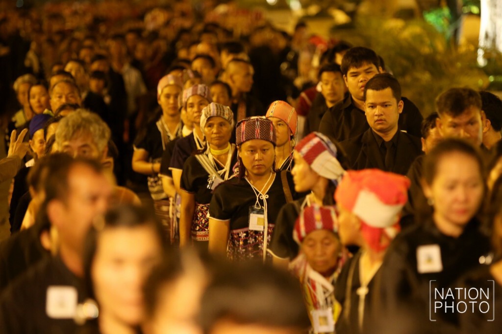 10 ชนเผ่าภาคเหนือ 1,741 คน ร้อยดวงใจเข้าถวายสักการะในหลวงรัชกาลที่ 9 10 ชนเผ่าภาคเหนือ 1,741 คน ร้อยดวงใจเข้าถวายสักการะในหลวงรัชกาลที่ 9