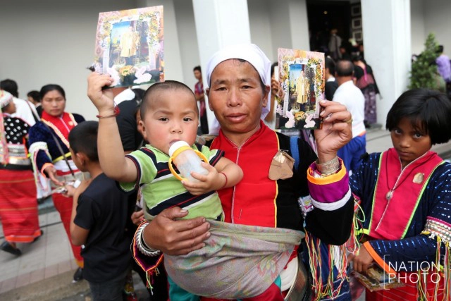 10 ชนเผ่าภาคเหนือ 1,741 คน ร้อยดวงใจเข้าถวายสักการะในหลวงรัชกาลที่ 9
