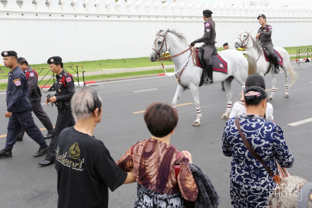 กองกำกับการสุนัขและม้าตำรวจ ตรวจตราความปลอดภัยรอบสนามหลวง กองกำกับการสุนัขและม้าตำรวจ ตรวจตราความปลอดภัยรอบสนามหลวง