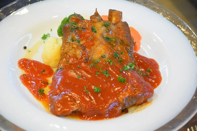 อร่อยปักหมุด : เดอะแอช คาเฟ่ บาย คณิช ร้านอาหารไทยในบรรยากาศสวนสวย รามอินทรา 65