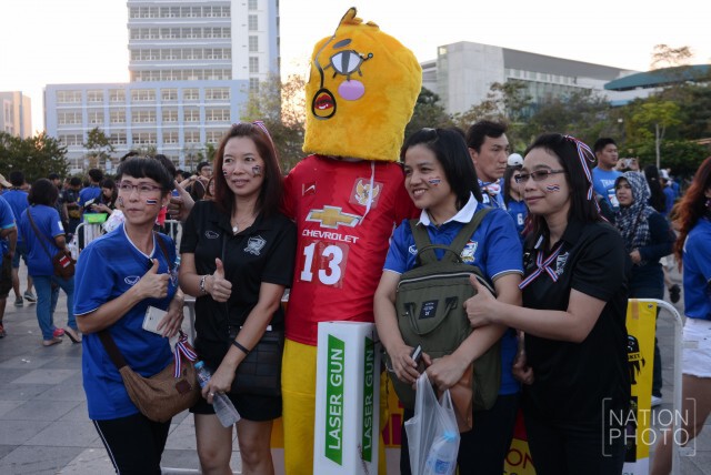 "อีเจี๊ยบ เลียบด่วน" มาเชียร์ (ทีมไหน?)
