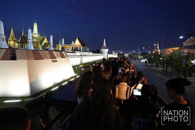 ทัศนียภาพความงดงามยามเย็นของพระบรมมหาราชวัง