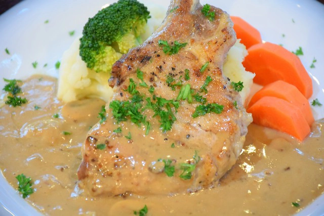 อร่อยปักหมุด : เดอะแอช คาเฟ่ บาย คณิช ร้านอาหารไทยในบรรยากาศสวนสวย รามอินทรา 65