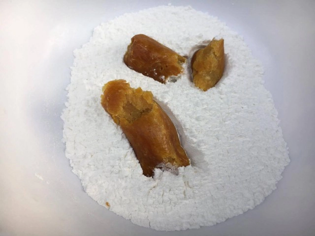 ครัวน้าคม : บัวลอยทุเรียนกวนมะพร้าวอ่อนไข่หวาน