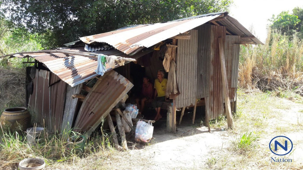 วอนช่วยสองตายายยากจนอยู่กระต๊อบผุพัง อาศัยเบี้ยยังชีพผู้สูงอายุใช้จ่าย วอนช่วยสองตายายยากจนอยู่กระต๊อบผุพัง อาศัยเบี้ยยังชีพผู้สูงอายุใช้จ่าย