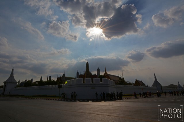 พสกนิกรเดินทางเข้าสักการะพระบรมศพ (21 ธ.ค.59)