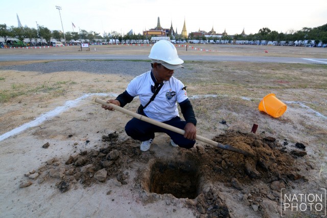 เจ้าหน้าที่สำรวจและวางผัง เตรียมความพร้อม ก่อสร้างพระเมรุมาศ