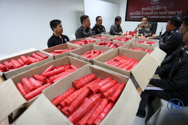 "ศานิตย์"แถลงจับ แหล่งขายพลุแฟลร์ ที่กลุ่ม "อัลตร้า ไทยแลนด์"นำมาจุด ยึดได้ร่วม 2พันอัน