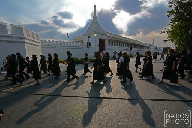 พสกนิกรเดินทางเข้าสักการะพระบรมศพ (21 ธ.ค.59)