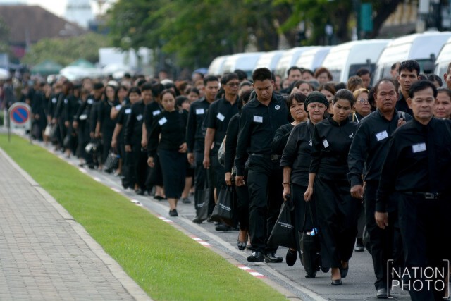 พสกนิกรเดินทางเข้าสักการะพระบรมศพ (21 ธ.ค.59)