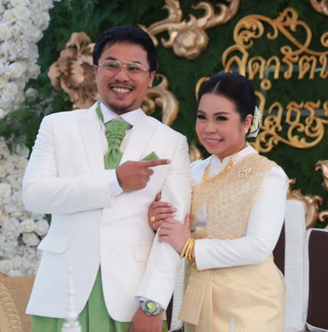 "ตุ๊กกี้" โพสต์ซึ้ง วันวิวาห์ "รักของเรา ก้าวผ่านมา...ทุกรูปแบบที่สวรรค์ทดสอบ"