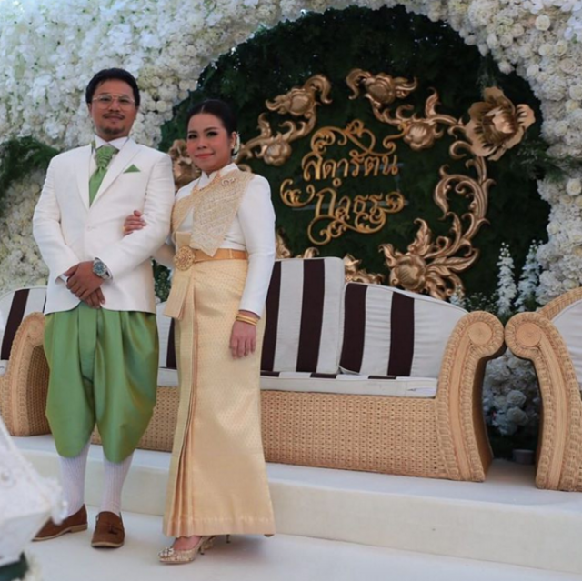 "ตุ๊กกี้" โพสต์ซึ้ง วันวิวาห์ "รักของเรา ก้าวผ่านมา...ทุกรูปแบบที่สวรรค์ทดสอบ"