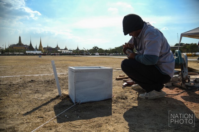 จนท.ครอบหมุดกำหนดจุดจัดสร้างพระเมรุมาศฯ ทั้ง 9 หมุด