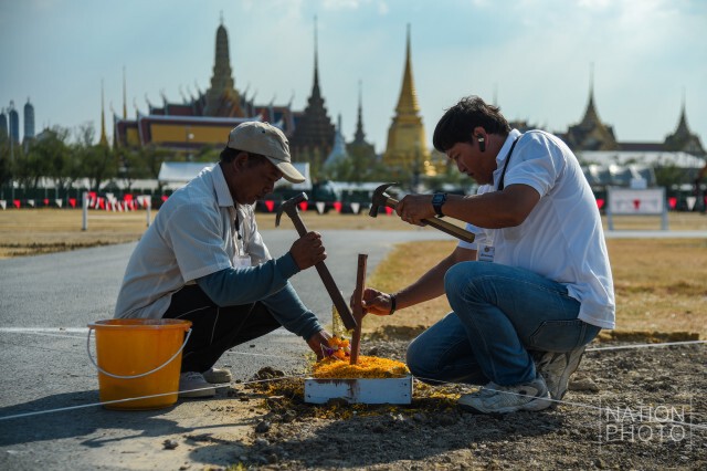 จนท.ครอบหมุดกำหนดจุดจัดสร้างพระเมรุมาศฯ ทั้ง 9 หมุด