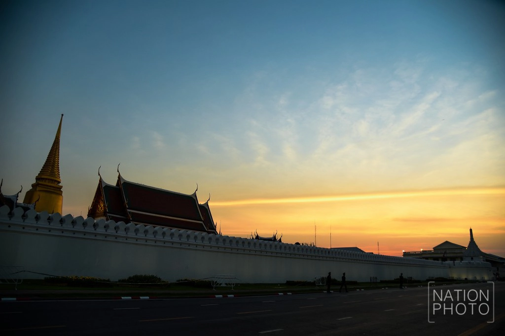 ยามอาทิตย์อัสดง รอบนอกพระบรมมหาราชวัง ยามอาทิตย์อัสดง รอบนอกพระบรมมหาราชวัง