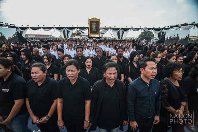 กรมเจ้าท่า-สมาคมผู้ประกอบการขนส่งสินค้าทางน้ำ ร่วมแปรอักษร ถวายความอาลัยกลางแม่น้ำเจ้าพระยา