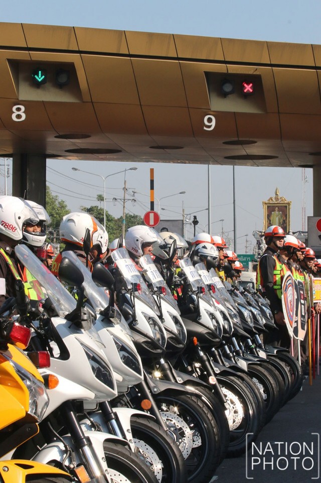 ภาพชุดโครงการ "เมาไม่ขับ ง่วงไม่ขับ เร็วไม่ขับ กลับบ้านปลอดภัย จากใจตำรวจวิภา"