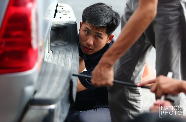 นศ.เทคนิคอยุธยา บริการตรวจเช็ครถเบื้องต้นให้ผู้ขับขี่-ผู้โดยสาร ช่วงปีใหม่