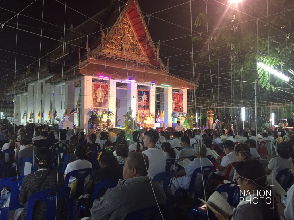 ปชช.ร่วมสวดมนต์ข้ามปี ที่โบสถ์วัดมหาบุศย์ (แม่นาค) ปชช.ร่วมสวดมนต์ข้ามปี ที่โบสถ์วัดมหาบุศย์ (แม่นาค)