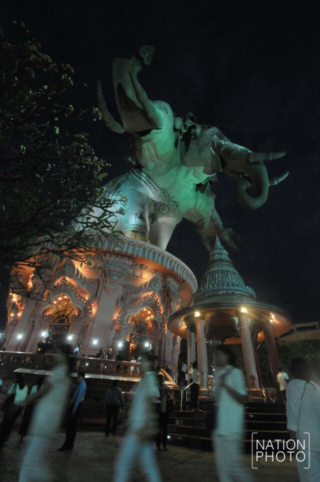 พิธีเจริญพระพุทธมนต์สวดมนต์ข้ามปี ที่พิพิธภัณฑ์ช้างเอราวัณ