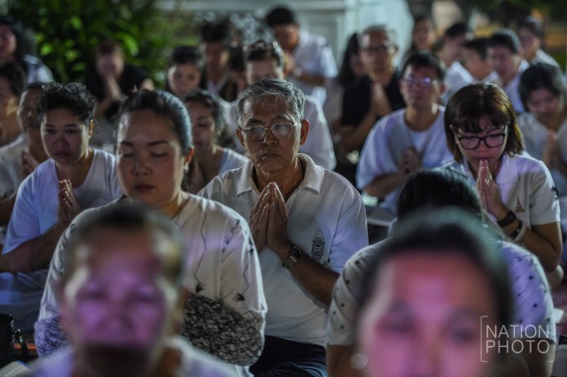 ร่วมสวดมนต์ข้ามปี ที่วัดอรุณฯ