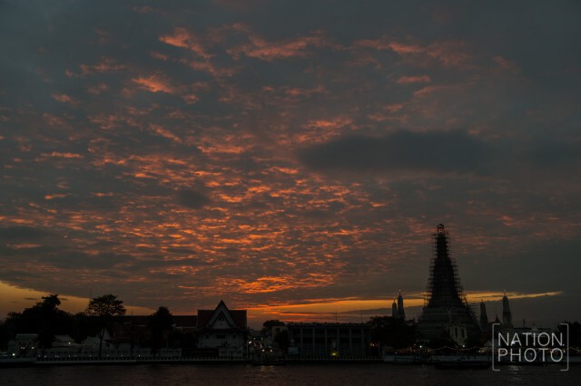 แสงสุดท้ายที่วัดอรุณฯ...อำลาปีวอก 2559