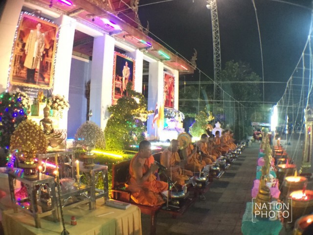 ปชช.ร่วมสวดมนต์ข้ามปี ที่โบสถ์วัดมหาบุศย์ (แม่นาค)