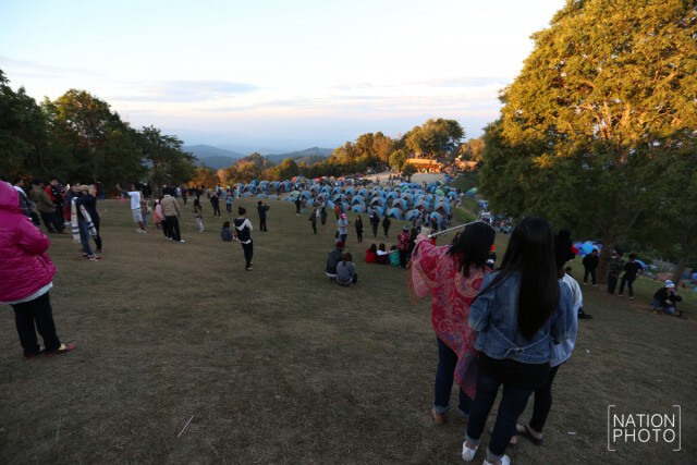 นทท.แห่สัมผัสอากาศหนาวดอยเสมอดาว ชมทะเลหมอก-พระอาทิตย์ขึ้นช่วงปีใหม่